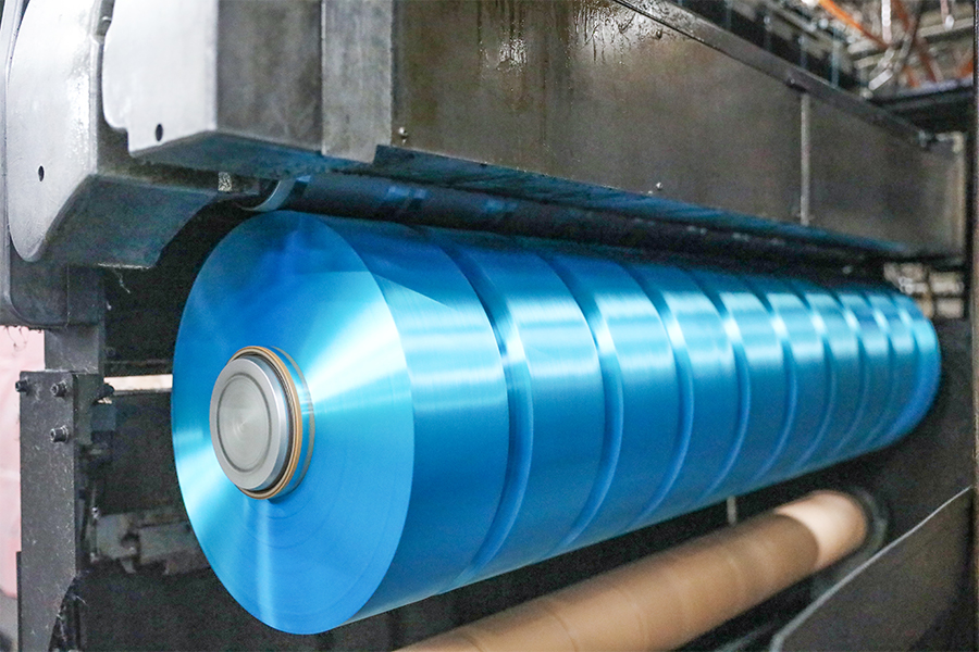 What machinery and technology are required to produce polyester full stretch yarn?